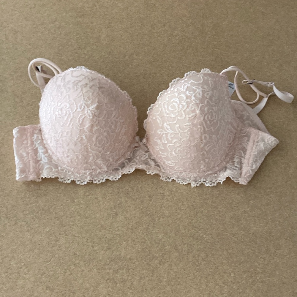 NWOT light pink lace bra, size 38C